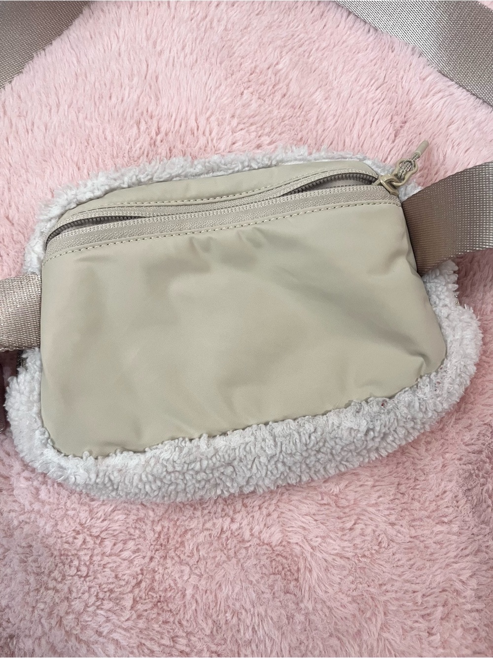 Lululemon Athletica Everywhere Belt Bag - Picture 12 of 14